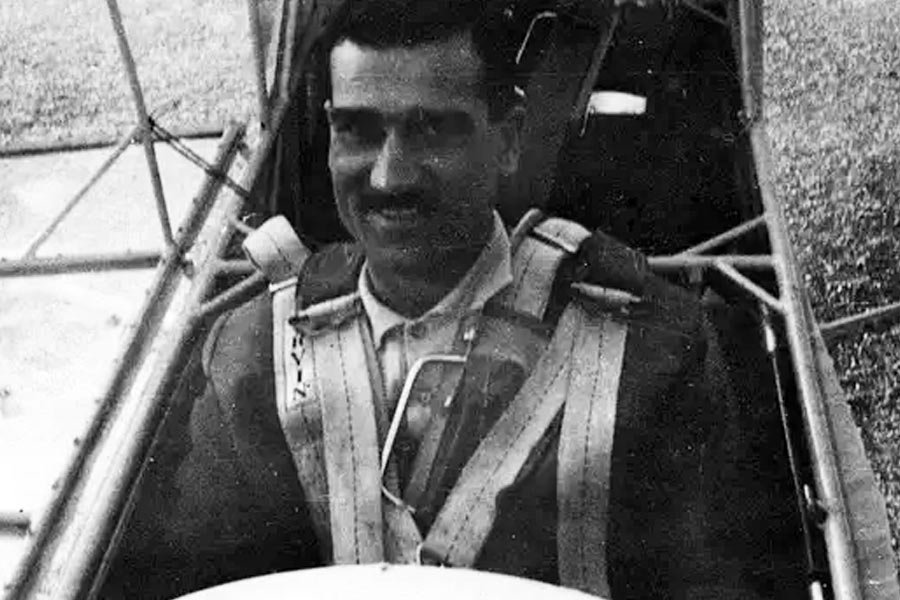 মৃত্যুদণ্ডপ্রাপ্ত গুপ্তচরকে কামিল আমেন থাবেত নামে চিনত সিরিয়ার প্রশাসন। যদিও তাঁর আসল নাম ছিল এলি কোহেন। যিনি ইজরায়েলের হয়ে সিরিয়ায় চার বছর গুপ্তচর হিসেবে কাজ করেছিলেন। ১৯৬১-’৬৫ সালের মধ্যে সিরিয়া প্রশাসনের সঙ্গে সম্পৃক্ত হয়ে গিয়েছিলেন তিনি।