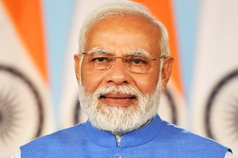 শুক্রবার ‘এক্স’ (সাবেক টুইটার)-এ তিনি লিখেছিলেন, ‘‘শনিবার বাবা শ্রীবিশ্বনাথজির পবিত্র শহর কাশীর সফরে আরও একটি সোনার অধ্যায় জুড়বে। প্রায় ৪৫১ কোটি টাকার একটি আন্তর্জাতিক ক্রিকেট স্টেডিয়ামের ভিত্তিপ্রস্তর স্থাপন করবেন মাননীয় প্রধানমন্ত্রী নরেন্দ্র মোদীজি।’’