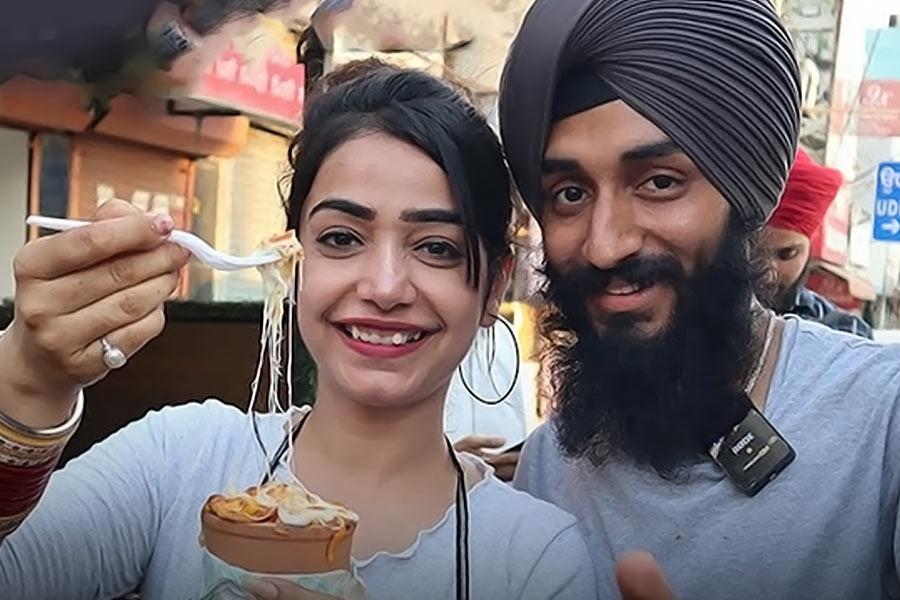 Punjab\\\'s ‘Kulhad Pizza’ couple files police case after their private video goes viral .