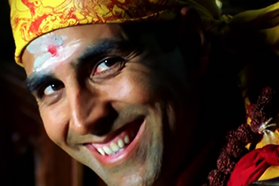 ২০০৭ সালে ৩২ কোটি টাকা বাজেটের ছবি ‘ভুল ভুলাইয়া’ মুক্তির পর বক্স অফিসে ৮২ কোটি টাকার ব্যবসা করে। বলিপাড়ার একাংশের দাবি, এই ছবি অক্ষয়ের জন্যই হিট হয়।