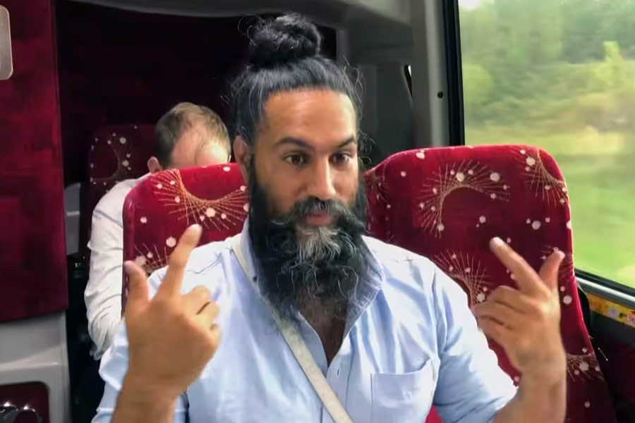 Canadian PM Justin Trudeau said to be dominated by Sikh leader Jagmeet Singh