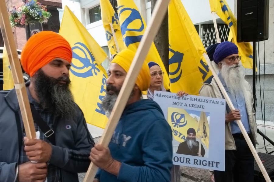 Canadian PM Justin Trudeau said to be dominated by Sikh leader Jagmeet Singh