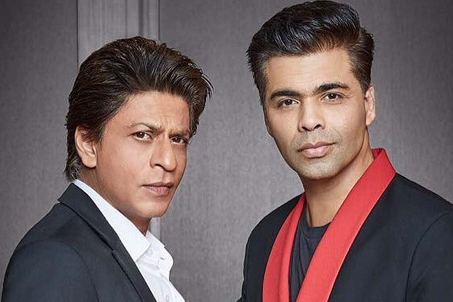 বলিপাড়ায় পরিচালনার ক্ষেত্রে তখন হাতেখড়ি হচ্ছিল কর্ণ জোহরের। প্রথম ছবির নায়ক হিসাবে বেছে নিয়েছিলেন বলিউডের ‘বাদশা’ শাহরুখকে। কিন্তু এই ছবির নাম শুনেই মুখ বেঁকিয়েছিলেন বলিপাড়ার অন্য এক তারকা।