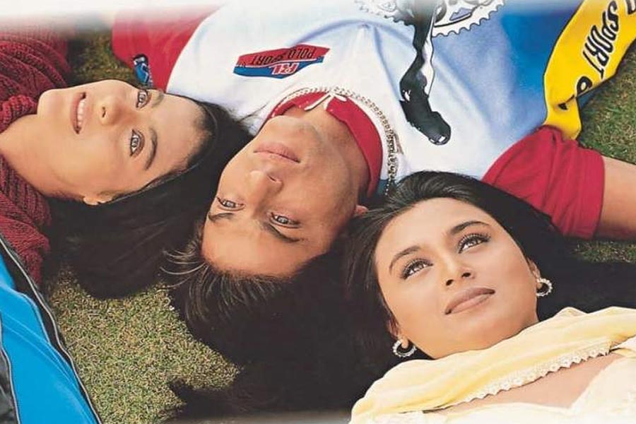 ‘কুছ কুছ হোতা হ্যায়’ ছবিতে শাহরুখের পাশাপাশি মুখ্যচরিত্রে অভিনয় করেন রানি মুখোপাধ্যায় এবং কাজল। এ ছাড়া পার্শ্বচরিত্রে অভিনয় করে নজর কাড়েন অনুপম খের, জনি লিভার এবং ফরিদা জালাল-সহ অন্য তারকারা।