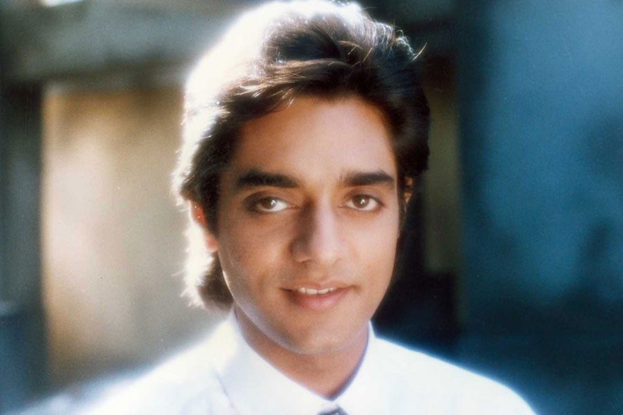 কর্ণ জানান, অমান চরিত্রের জন্য প্রথমে বলি অভিনেতা চন্দ্রচূড় সিংহকে অভিনয়ের প্রস্তাব দেন কর্ণ। কিন্তু কর্ণের প্রস্তাব ফিরিয়ে দেন অভিনেতা।