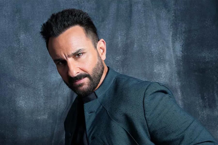 চন্দ্রচূ়ড়ের পর বলি অভিনেতা সইফ আলি খানের কাছে অভিনয়ের প্রস্তাব নিয়ে যান কর্ণ। কিন্তু অমান চরিত্রে অভিনয়ের জন্য রাজি হননি সইফ।