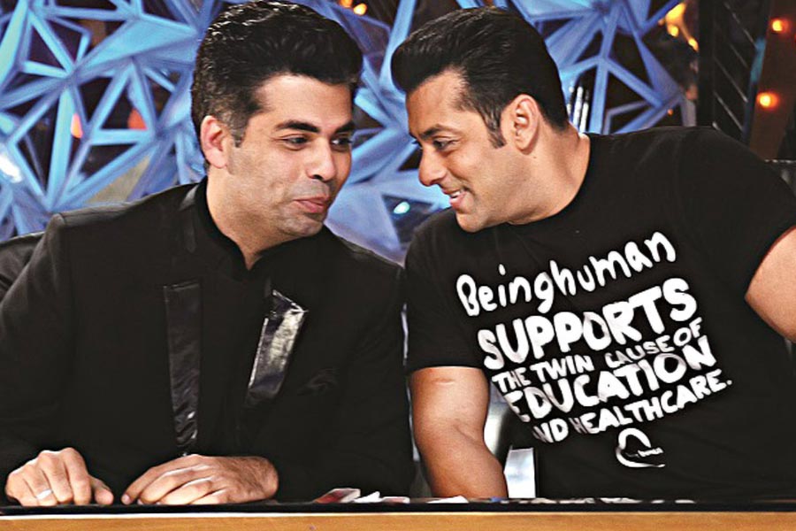 কর্ণ জানান, চন্দ্রচূড় এবং সইফ দু’জনেই প্রস্তাব ফিরিয়ে দেওয়ার পর হতাশ হয়ে পড়েন পরিচালক। কিন্তু সলমন তাঁর সব সমস্যার সমাধান করে দেন বলে দাবি কর্ণের।