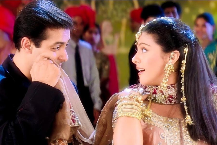 কর্ণের খসড়া পাঠের পর অমানের চরিত্র মনে ধরে সলমনের। তার পরেই ছবিতে অভিনয় করতে রাজি হন সলমন। কর্ণের দুশ্চিন্তাতেও দাঁড়ি পড়ে যায়।