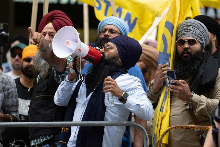 টিম-এক্স-এর কাজ ছিল, খলিস্তানিদের মদত দিয়ে ভারতের বিরুদ্ধে উস্কানোর জবাবে পাকিস্তানকে উচিত শিক্ষা দেওয়া। শোনা যায়, লাহোর-করাচিতে গোপন হামলা চালাতেন এই দলের সদস্যেরা।