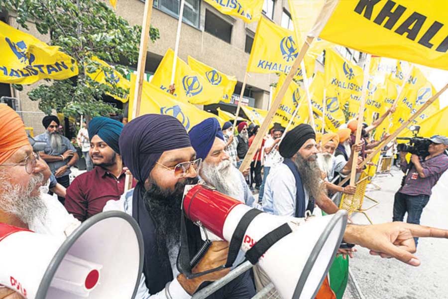 অবশ্য, বালুচিস্তানের ‘বিদ্রোহী’দের সমর্থন করার কথা ভারত স্বীকার করে নিয়েছে। আফগানিস্তানে পাক-বিরোধী দলকেও ভারত সমর্থন করেছে। যদিও আন্তর্জাতিক বিশেষজ্ঞদের দাবি, এখন আর এ সব নিয়ে মাথা ঘামায় না ভারত।