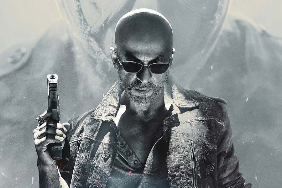 ৭ সেপ্টেম্বর প্রেক্ষাগৃহে মুক্তি পেয়েছে শাহরুখ খানের ‘প্যান ইন্ডিয়ান’ ছবি ‘জওয়ান’। মুক্তির এক মাস কাটার মধ্যেই এই ছবি বক্স অফিসে হাজার কোটি টাকার ক্লাবে নাম লিখিয়ে ফেলতে পারে বলে মনে করছেন অনেকেই।