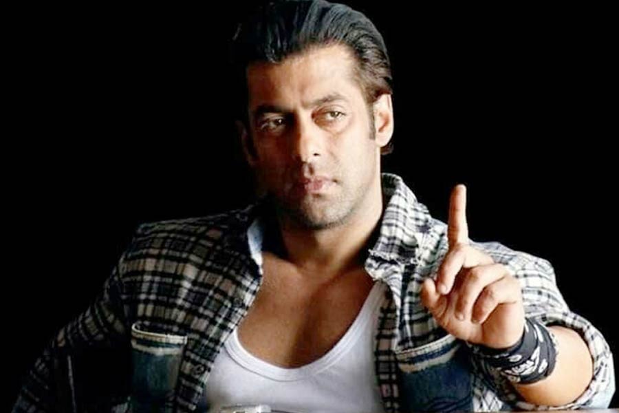 ‘ওয়ান্টেড’ ছবির প্রযোজনার দায়িত্বে ছিলেন বনি কপূর। এই ছবির মুখ্যচরিত্রে অভিনয় করেন সলমন খান, আয়েশা টাকিয়া।