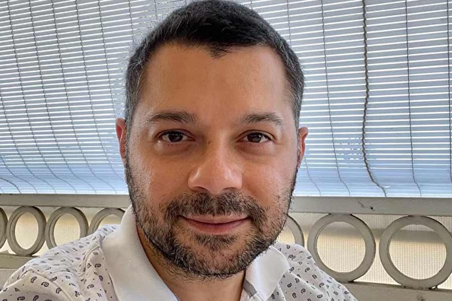 ছোটবেলা থেকে অভিনয়ের প্রতি ঝোঁক ছিল ময়ূরেশের। পাঁচ বছর বয়স থেকে অভিনয় করতে শুরু করেন তিনি।