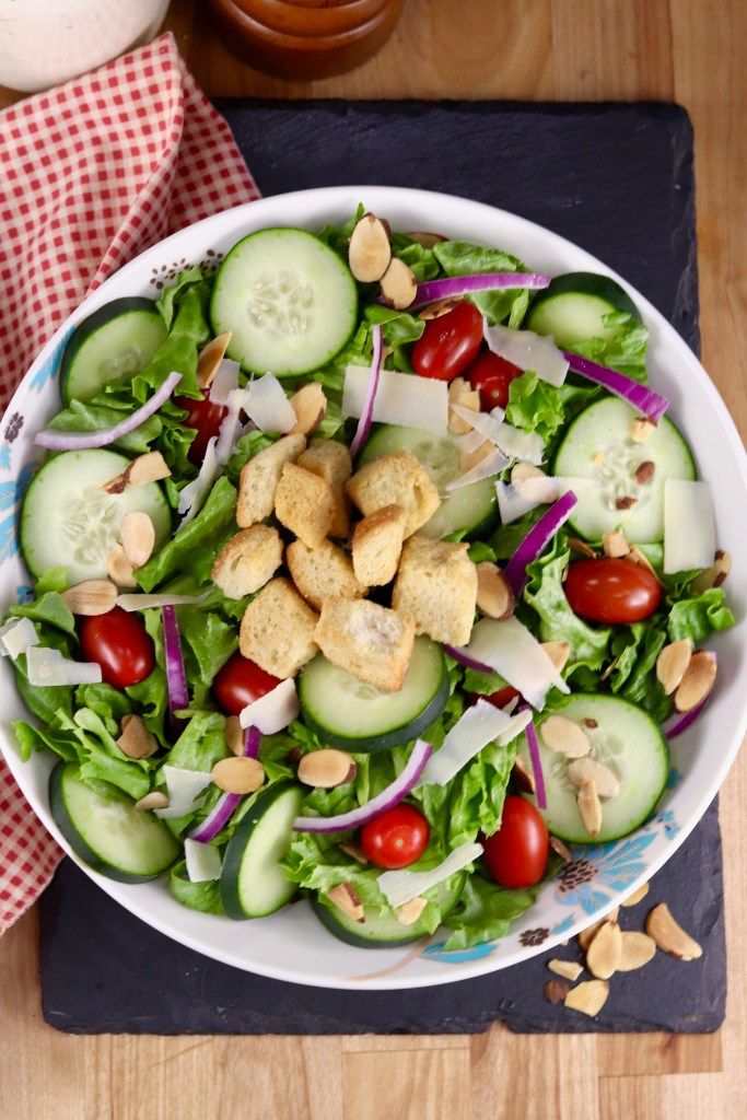 এ বার শার্টের বোতামের ফাঁক দিয়ে উঁকি মারছেন মধ্যপ্রদেশ। পুজোর আগেই তো ফিট হওয়া প্রয়োজন। 