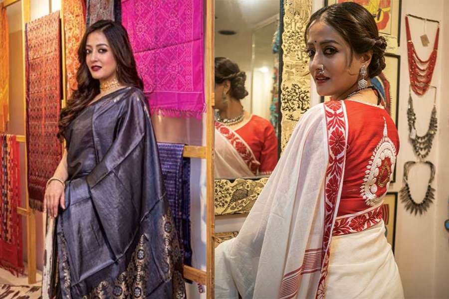 বেছে নিলেন দারুণ কিছু শাড়ি আর সেজে উঠলেন পোশাক-শিল্পী পরমা ও অভিষেক রায়ের ব্লাউজের সঙ্গে মিলিয়ে। দেখে নিন এই প্রতিবেদনে। 