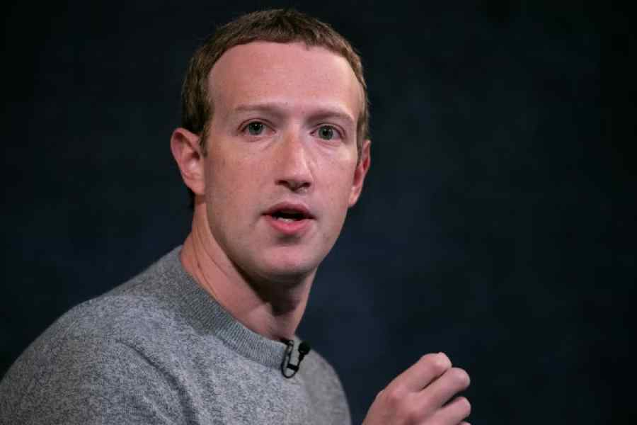 Mark Zuckerberg and his wife Priscilla Chan have plans to eradicate human diseases by 2100.