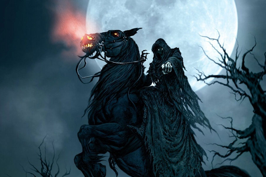 দিল্লি শহরে কিন্তু নিকোলসনকে ঘিরে গড়ে ওঠে অন্য এক কিংবদন্তি। ১৯ শতক থেকেই নিকোলসন সেমেটারিতে তাঁর প্রেতাত্মার হানা দেওয়া নিয়ে গল্প ছড়াতে শুরু করে। আজও অনেকের দাবি, কবরখানায় গভীর রাতে সেনার সাজে সজ্জিত নিকোলসনকে অশ্বারোহী অবস্থায় টহল দিতে দেখা যায়। অনেকে এমন দাবিও করে থাকেন যে, সশরীরে দেখা না গেলেও নিকোলসনের ঘোড়ার খুরের আওয়াজ তাঁরা শুনেছেন।