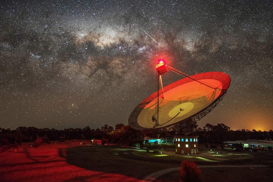 ‘এসডিএসএসজেও৮২৬+৫৬৩০’ গ্যালাক্সিতে হাইড্রোজেন গ্যাসের উপস্থিতি নিয়ে গুরুত্বপূর্ণ তথ্য পাওয়া গিয়েছে। ওই নক্ষত্রপুঞ্জের হাইড্রোজেন গ্যাসের পারমাণবিক ভর পৃথিবী থেকে দৃশ্যমান সব নক্ষত্রের হাইড্রোজেনের পারমাণবিক ভরের প্রায় দ্বিগুণ।