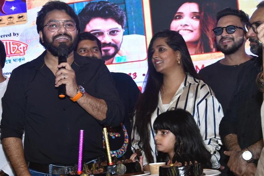 ‘না না ভুলিনি’ গানটির আনুষ্ঠানিক প্রকাশ অনুষ্ঠানে বাবুল সুপ্রিয়।