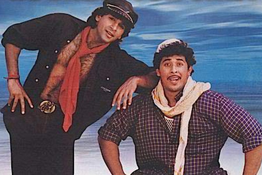 ১৯৯৭ সালে প্রেক্ষাগৃহে মুক্তি পায় ‘ভাই ভাই’। পাহলাজের প্রযোজনায় এই ছবিতে অভিনয় করেন সম্রাট মুখোপাধ্যায় এবং মানেক বেদী। কিন্তু এই ছবিতে গোবিন্দের অভিনয়করার কথা ছিল।