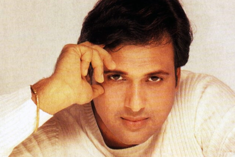 সাক্ষাৎকারে পাহলাজ জানান, ‘ভাই ভাই’ ছবির শুটিংয়ের আগে তাঁর সঙ্গে দেখা করতে যান গোবিন্দ। অভিনেতা জানান তিনি ডেভিডের সঙ্গে একটি ছবিতে কাজ করছেন। আগে সেই ছবির শুটিং শেষ করে তার পর ‘ভাই ভাই’ ছবির শুটিং শুরু করতে পারবেন গোবিন্দ।