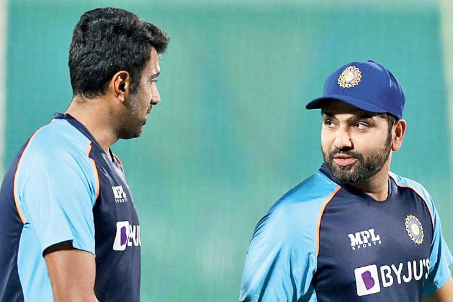 picture of R Ashwin and Rohit Sharma