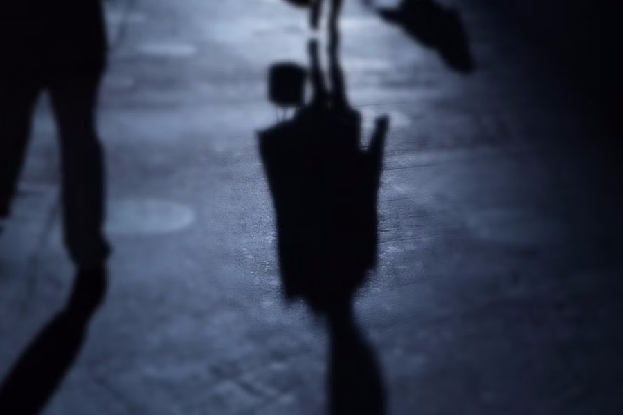 ২০১২ সালের নভেম্বর মাস। এক দিন এমব্যাঙ্কমেন্ট স্টেশনে বসেছিলেন মার্গারেট। হঠাৎই তিনি লক্ষ করেন, মেট্রো স্টেশনে আর শোনা যাচ্ছে না লরেন্সের কণ্ঠস্বরে ঘোষণা।