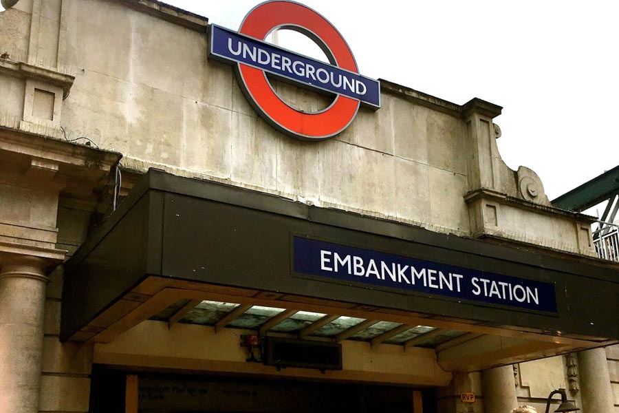 মার্গারেট ভেঙে পড়েন। কর্তৃপক্ষকে জানান যে, স্বামীর কণ্ঠস্বর শুনবেন বলে তিনি রোজ এমব্যাঙ্কমেন্ট স্টেশনে এসে বসে থাকতেন।