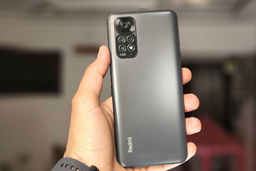 রেডমি কে৫অআই ৫জি: মিডিয়াটেক ডাইমেন্সিটি ৮১০০ ৫জি প্রসেসরের সঙ্গে এই ফোনে রয়েছে ১৬ এমপি সামনের ক্যামেরা, পিছনের ক্যামেরা ৬৪ এমপি, ৮ এম্পি ও ২ এমপি। র‍্যাম পাওয়া যাবে ৬ জিবি ও ৮ জিবি এবং স্টোরেজ হবে ১২৮ জিবি ও ২৫৬ জিবির। ব্যাটারি ব্যাকআপ খুবই ভাল, ৫০৮০ এমএএইচ, আর অ্যান্ড্রয়েড ভার্সান ১২।দাম ২০,৯৯৯ টাকা।