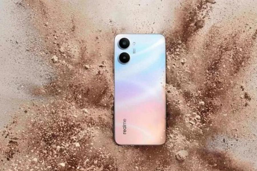 রিয়েলমি ১০: এই ফোনে রয়েছে ৬.৬ ইঞ্চি স্ক্রিন, অক্টা কোর প্রসেসর, ৮ এমপি সামনের ক্যামেরা আর ৫০ এমপি ও ২ এমপি। আরও রয়েছে ৫০০০ এমএএইচ ব্যাটারি, সঙ্গে ৮ জিবি র‍্যাম ও ১২৮ জিবি স্টোরেজ,  দাম শুরু ১৪,৪৯৯ টাকা। 