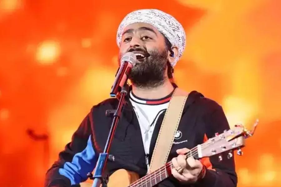 গায়ক অরিজিৎ সম্পর্কে কী বললেন অনুপম?