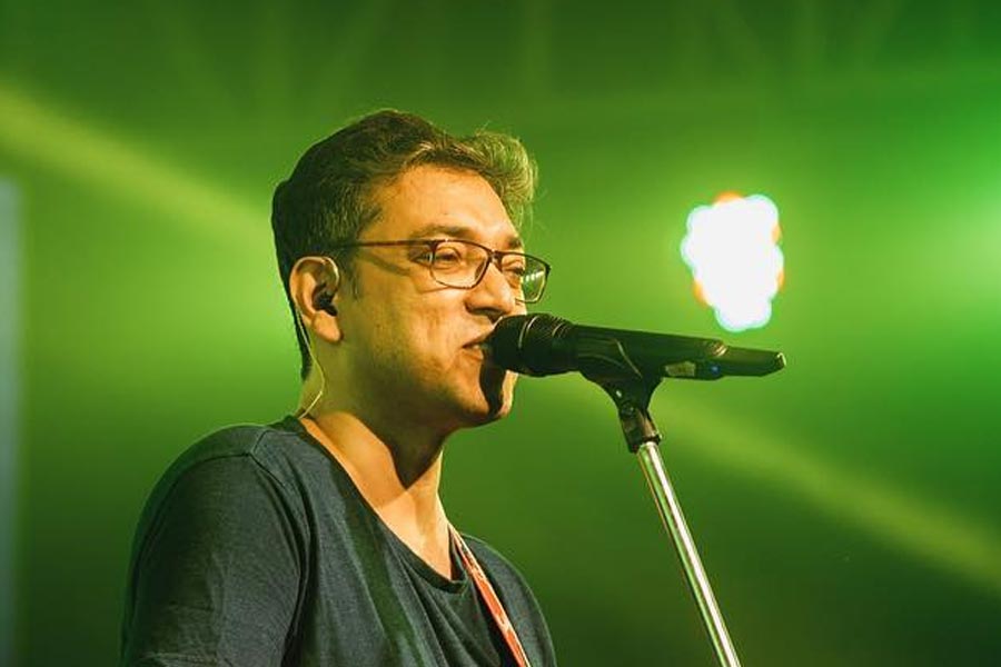 বাঙালিরা কিন্তু কখনও সাফল্যের কথা ভেবে কিছু করেননি: অনুপম