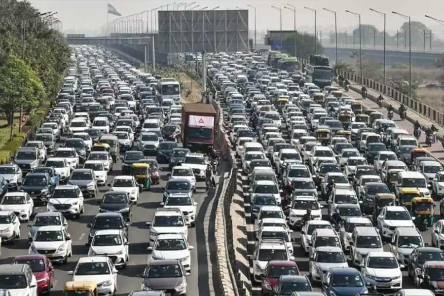 Office employees stuck outer ring road of Bengaluru due to traffic congestion