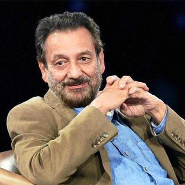 পরিচালনার প্রস্তাবের পাশাপাশি শেখরকে ৩০০ কোটি টাকা দেওয়ার প্রস্তাব দেওয়া হয়েছিল বলেও দাবি করেন পরিচালক।