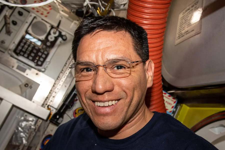 ক্যাপসুলের এই রেডিয়েটরের ভূমিকা অত্যন্ত গুরুত্বপূর্ণ। ক্যাপসুলের ভিতরে মহাকাশচারীদের থাকার মতো উপযুক্ত তাপমান বজায় রাখে এই রেডিয়েটর। বাইরের প্রচণ্ড তাপেও ভিতরে ঠান্ডা ভাব বজায় রাখা সম্ভব হয় এই রেডিয়েটরের সাহায্যেই। তাই বাধ্য হয়েই বন্ধ করতে হয় মহাকাশচারীদের ফেরানোর পরিকল্পনা। কারণ ওই ক্যাপসুলে ফেরানোর চেষ্টা করার অর্থ তাঁদের জীবনের ঝুঁকি নেওয়া। 