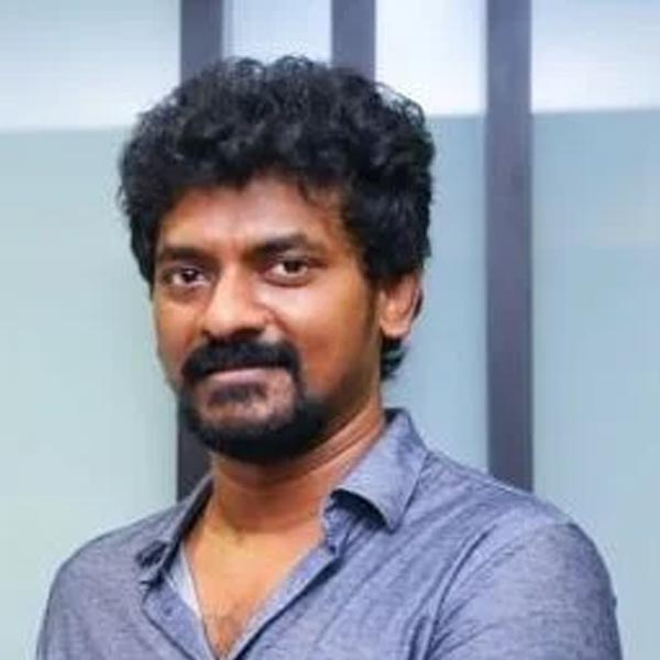 ছবির চিত্রনাট্যের খসড়াই তৈরি হয়নি। তবুও ৫৫ কোটি টাকা পারিশ্রমিক অগ্রিম পেয়ে যান পরিচালক। বলিপাড়ায় কানাঘুষো শোনা যায়, অগ্রিম এত টাকা পাওয়ার পর উপার্জনের নিরিখে পরিচালকদের তালিকায় প্রথম সারিতে নাম লিখিয়ে ফেলেছেন নেলসন দিলীপকুমার।