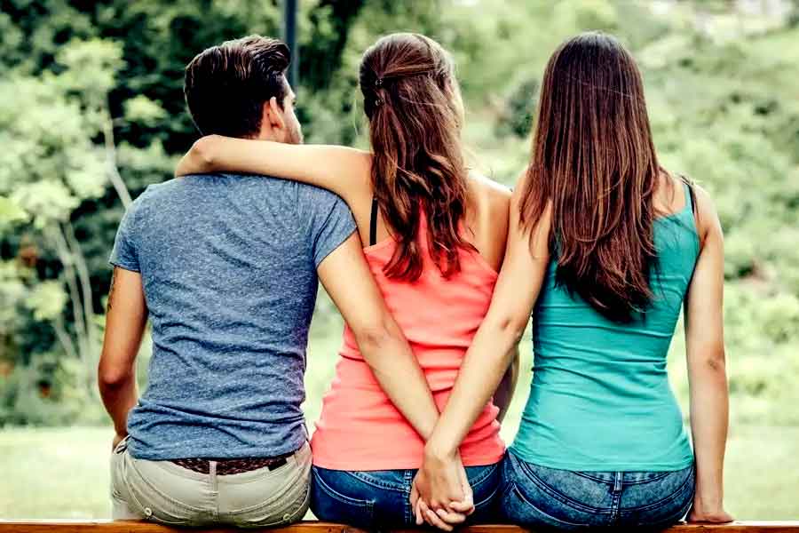 Tips to Identify a Cheating Boyfriend.