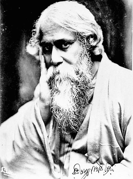 বিচারপতি সেনগুপ্ত বলেন, ‘‘পুলিশ আগে ধারা যোগ করে দেয়। পরে তদন্ত করে দেখে আদৌ অপরাধটি ধর্তব্য কি না। ভাগ্যিস রবীন্দ্রনাথ এখন জীবিত নেই। তা হলে কী যে করতেন! হয়তো তাঁকেও অভিযুক্ত করে দিত পুলিশ।’’