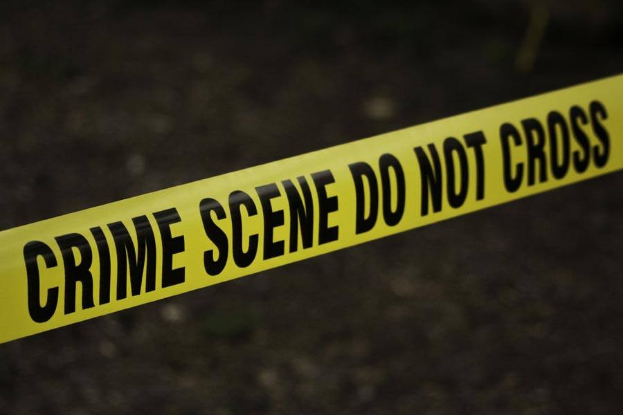 কিছু ঘটনা রহস্যাবৃতই থেকে যায়। হাজার চেষ্টা করেও সে সব রহস্যের সমাধান করা যায় না। ঠিক তেমনই একটি ঘটনা ঘিরে এখনও ধোঁয়াশা রয়ে গিয়েছে দেশে। ঘটনাস্থল কর্নাটকের টুমকুর জেলার পাভাগাড়া গ্রাম। কী ঘটেছিল সেখানে?