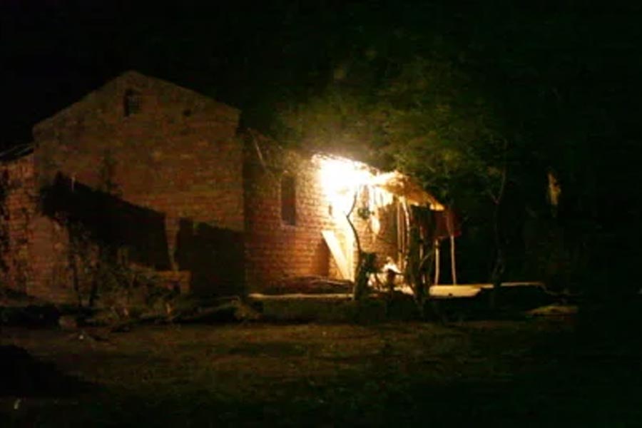 এই সময় হঠাৎ একদিন গ্রামবাসীরা দেখলেন যে, আর কোনও খুনের ঘটনা ঘটছে না। ভাবলেন, বিপদ কেটে গিয়েছে। কিন্তু পরের ঘটনায় আরও আতঙ্কিত হয়ে পড়লেন গ্রামবাসীরা।