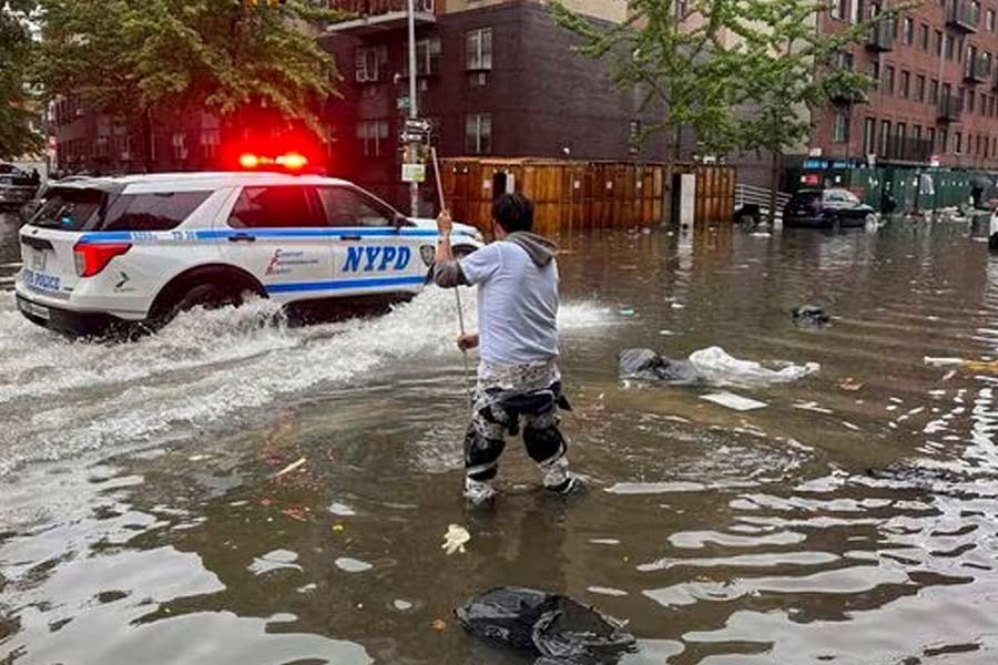 Transportation disrupted due to heavy rain and fllod like situation in New York City of US