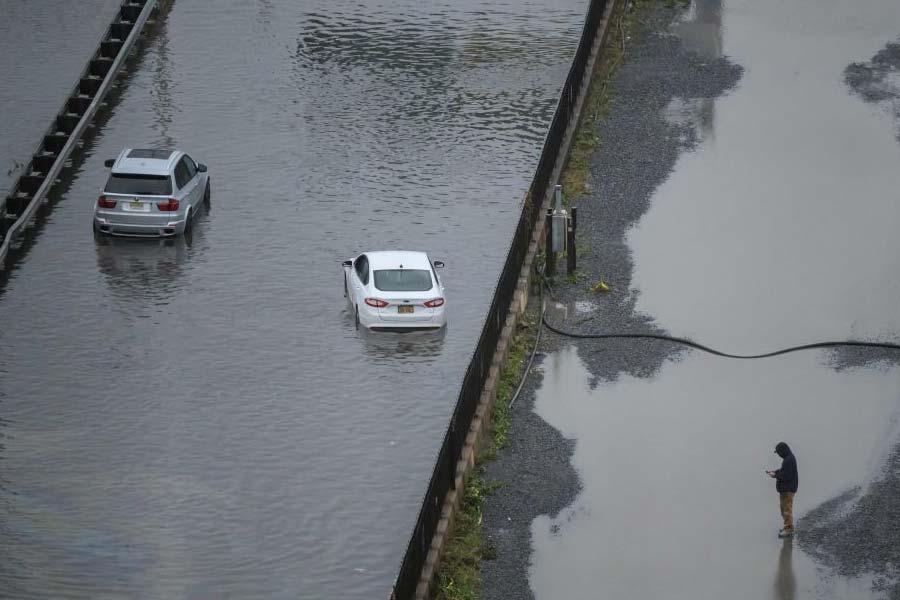 Transportation disrupted due to heavy rain and fllod like situation in New York City of US