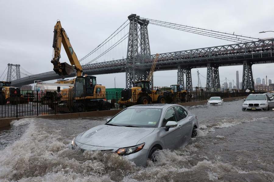 Transportation disrupted due to heavy rain and fllod like situation in New York City of US