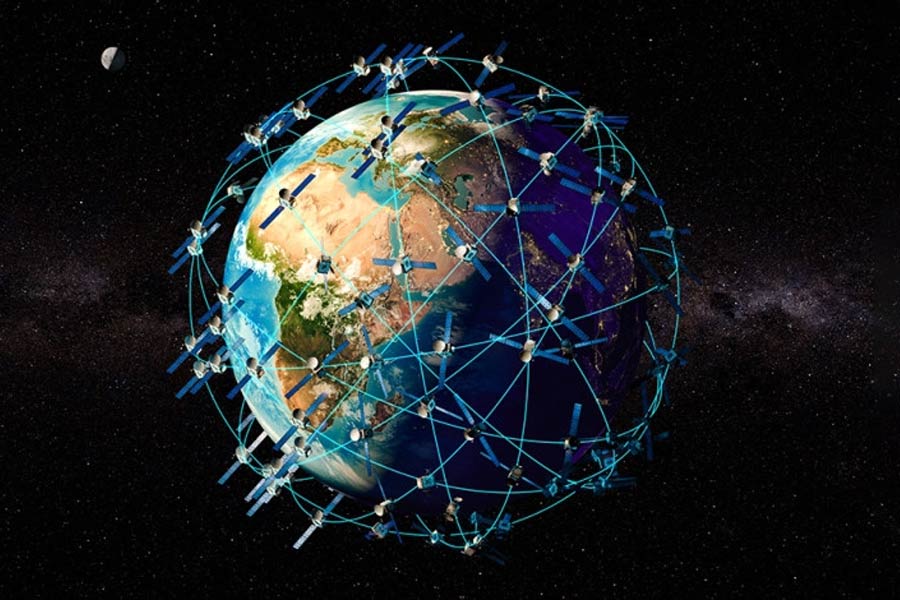 আমেরিকার জিএনএসএস-এর নাম জিপিএস। বিশ্ব জুড়ে সেটিই বহুল ব্যবহৃত এবং জনপ্রিয়। এ ছাড়া রয়েছে রাশিয়ার গ্লোন্যাস, চিনের বেইদৌ। ইউরোপীয় ইউনিয়নের জিপিএসের নাম গ্যালিলিও।