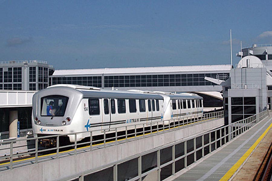 দেশের সব আন্তর্জাতিক বিমানবন্দরেই এই এয়ার ট্রেন চালুর বিষয়ে পরিকল্পনা নেওয়া হলেও আপাতত দিল্লির ইন্ডিরা গান্ধী আন্তর্জাতিক বিমানবন্দরেই চালু হতে পারে এই বিশেষ ট্রেন।