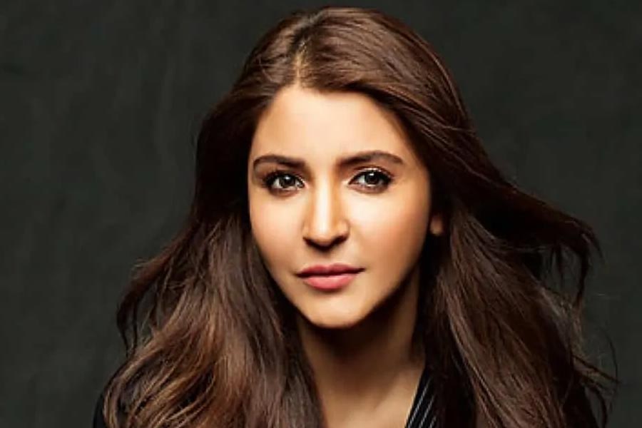 এমনিতেই ভামিকাকে নিয়ে ভীষণ সাবধানী অভিনেত্রী। যে কারণে নেটপাড়ায় বিভিন্ন সময় কটাক্ষের মুখেও পড়তে হয়েছে তাঁকে। এ বার দ্বিতীয় সন্তানের জন্য বাড়তি আর কি সর্তকা অবলম্বন করেন তাঁরা, সেটা সময়ই বলবে!