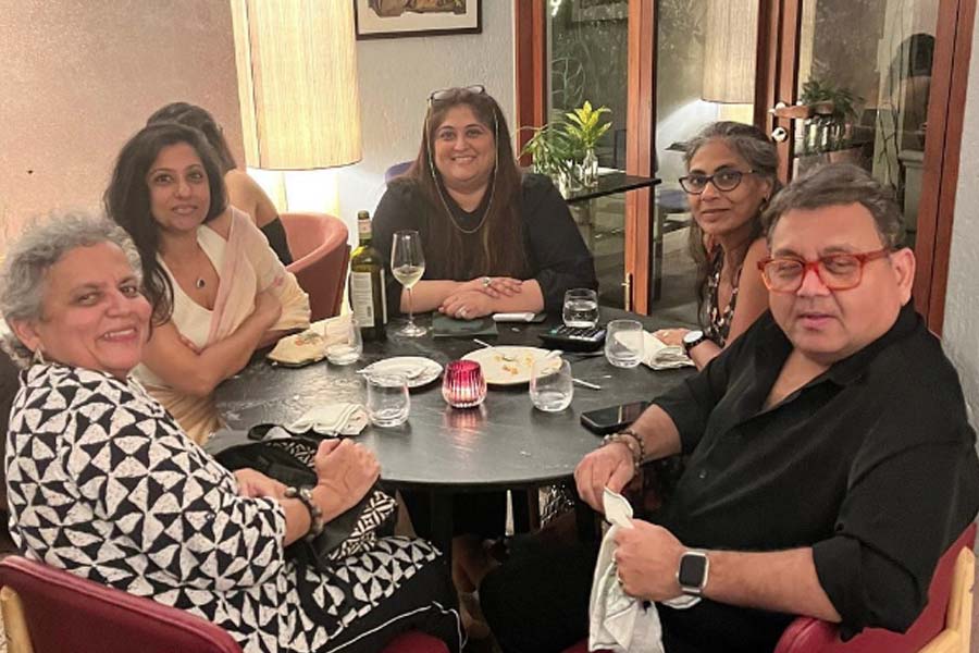 Meet bollywood actress Tara Deshpande who made super hit debut but quitted films to become a cook 