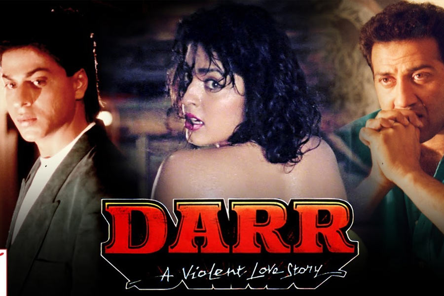 রবিনা প্রস্তাব খারিজ করলে জুহির সঙ্গে দেখা করেছিলেন ‘ডর’ ছবির নির্মাতারা। প্রস্তাবে রাজি হন জুহি। সানির সঙ্গে জুটি বেঁধে এই ছবিতে জুহির অভিনয় প্রশংসাও কাড়ে।