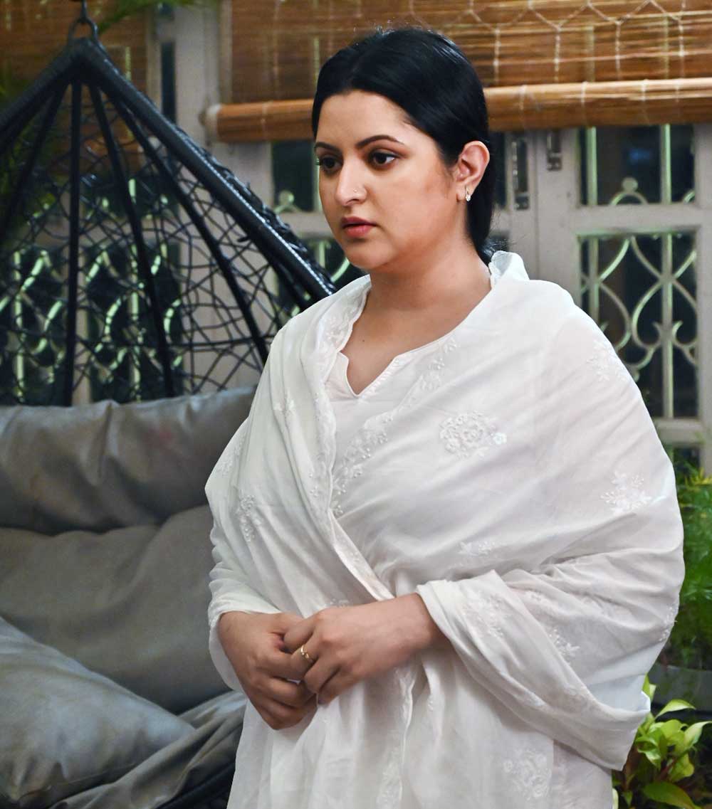 ‘ফেলু বক্সী’র শুটিং ফ্লোরে পরীমণি।