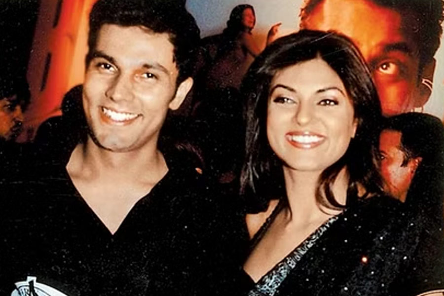 রণদীপের দাবি, সুস্মিতাই নাকি তাঁকে নাটকের মহড়ায় যেতে বারণ করেছিলেন। প্রেমিকার কথা শুনেই নাকি সেখানে যাননি বলে জানিয়েছিলেন অভিনেতা। এই সিদ্ধান্তকে তিনি তাঁর জীবনে নেওয়া অন্যতম ভুল সিদ্ধান্ত বলে মনে করেন।